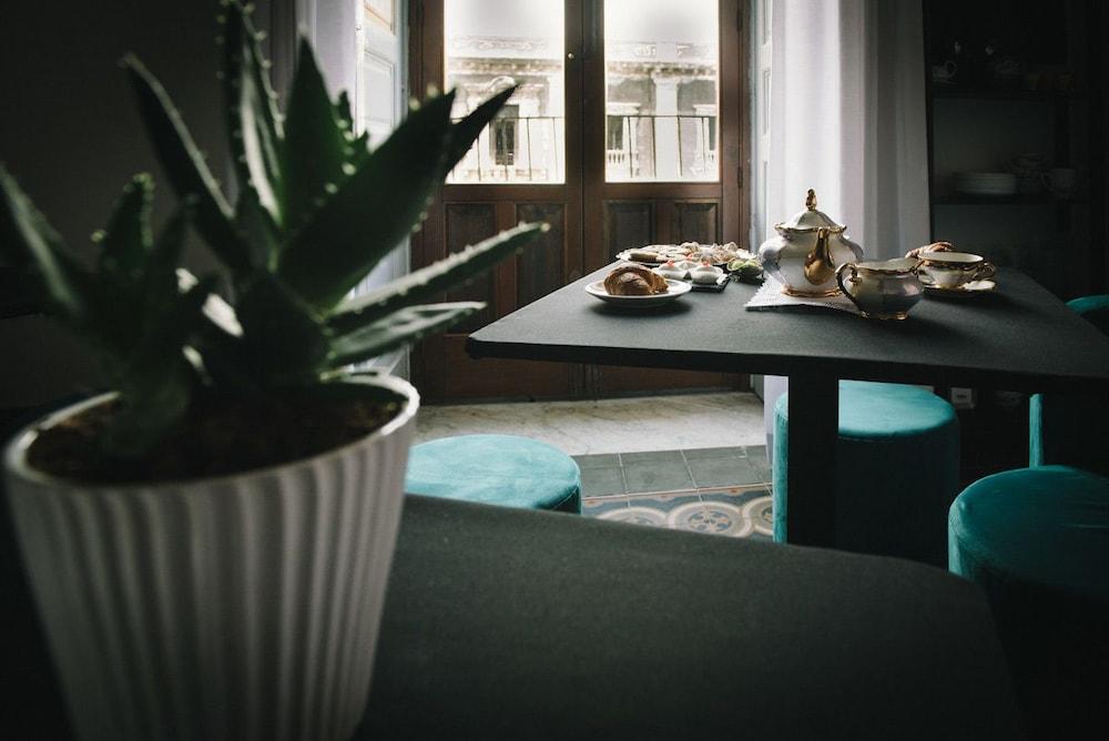 Agatha Cosy Hotel Catania Ngoại thất bức ảnh